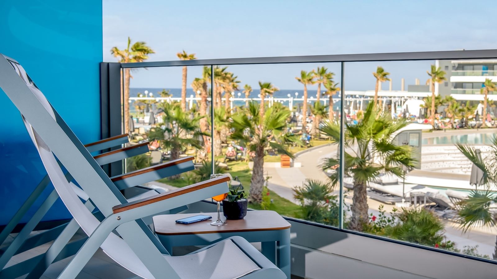 rooms-double-room-pool-or-sea-view