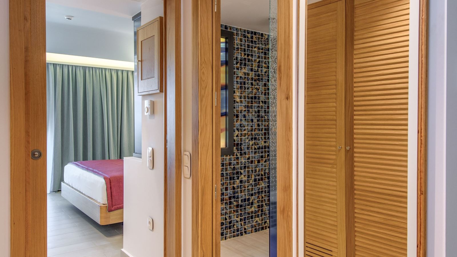 rooms-superior-exclusive-room-with-individual-pool-pool-or-sea-view