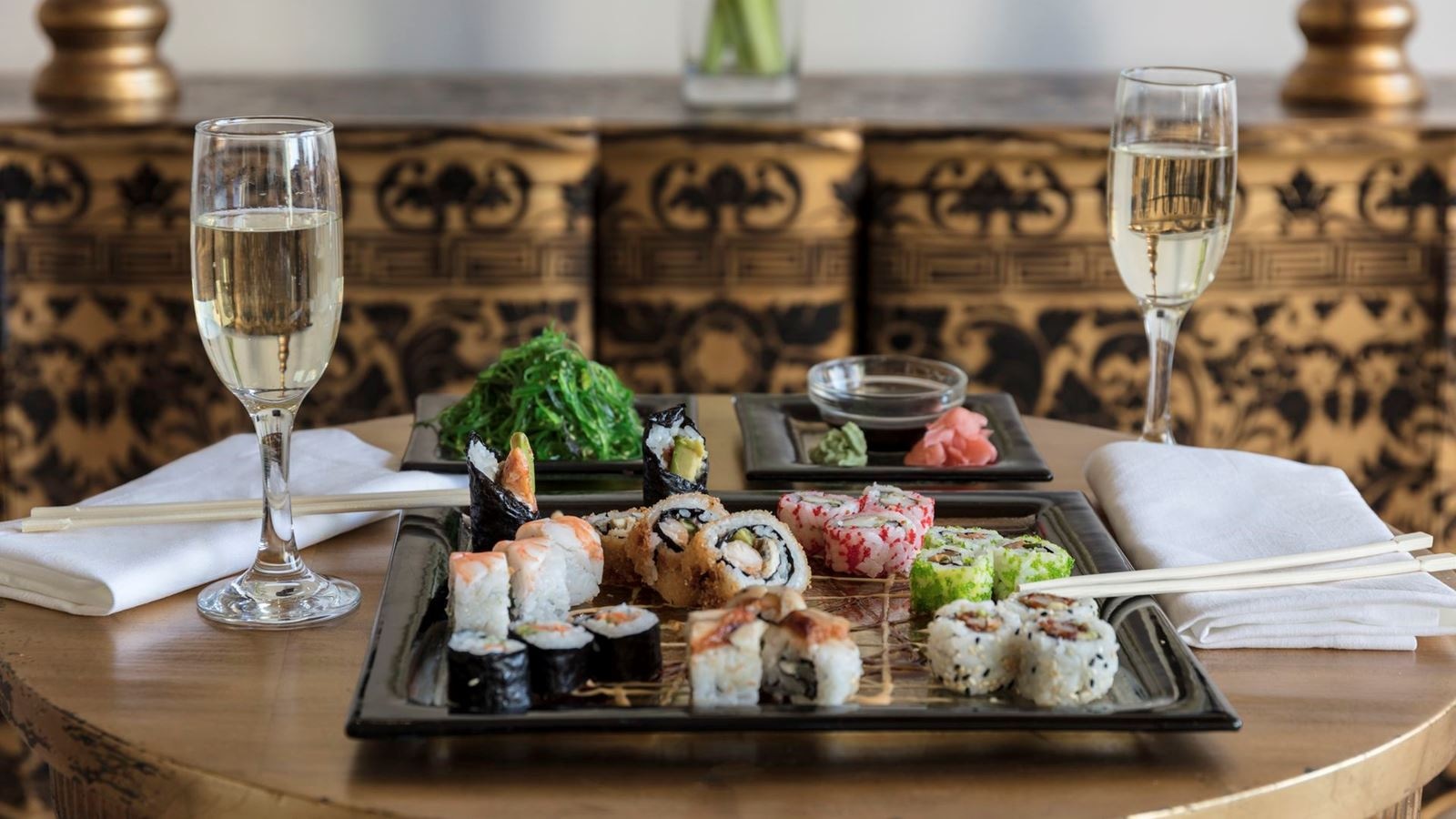 bars-champagne-wine--sushi-bar