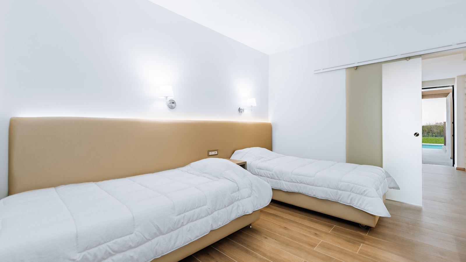 rooms-family-deluxe-swimup-sea-view