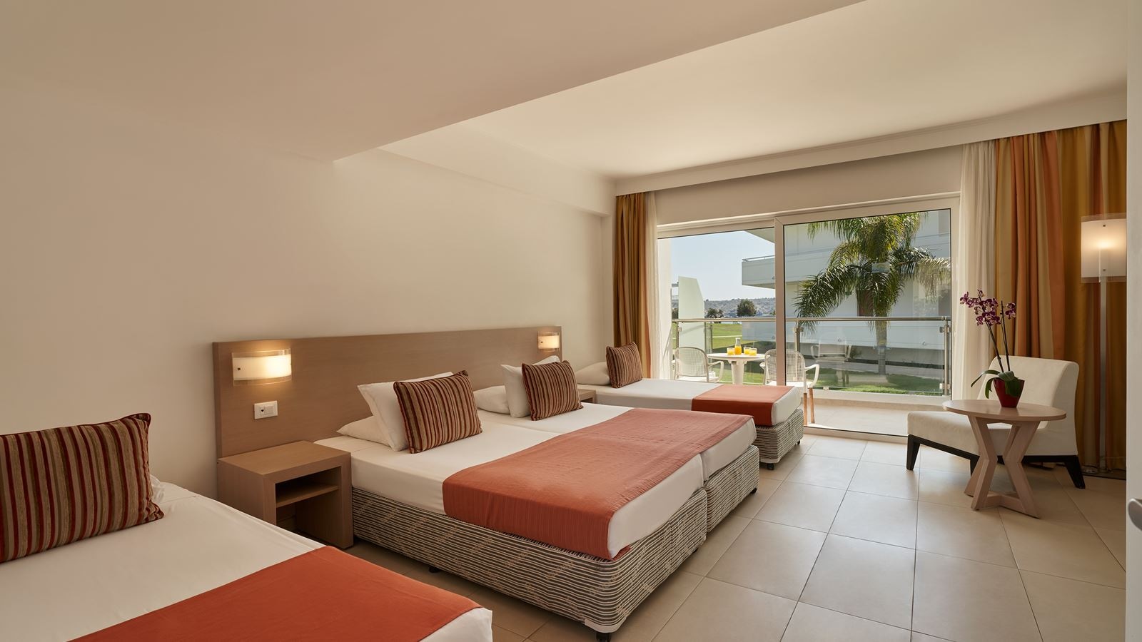 rooms-family-room-garden-view