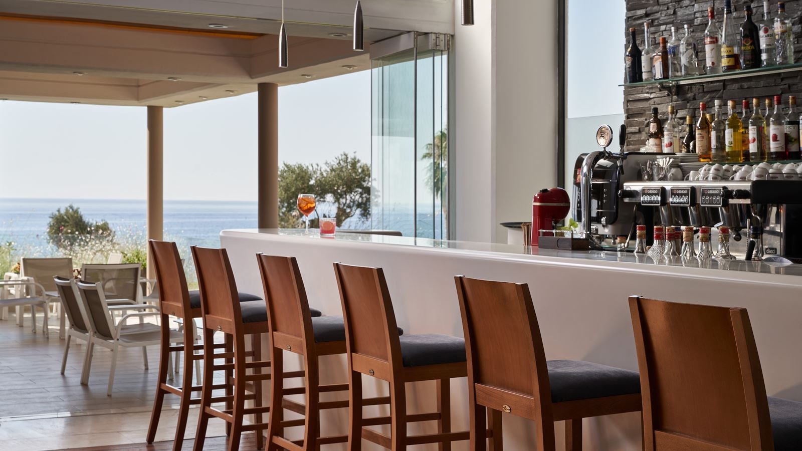 restaurants-lobby-bar-onar