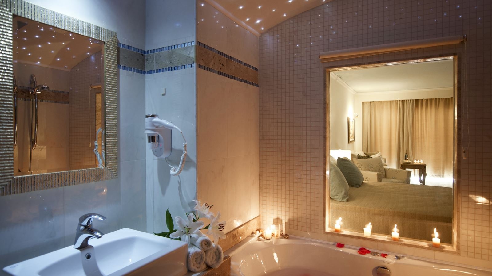 rooms-platinum-beach-room-sea-view