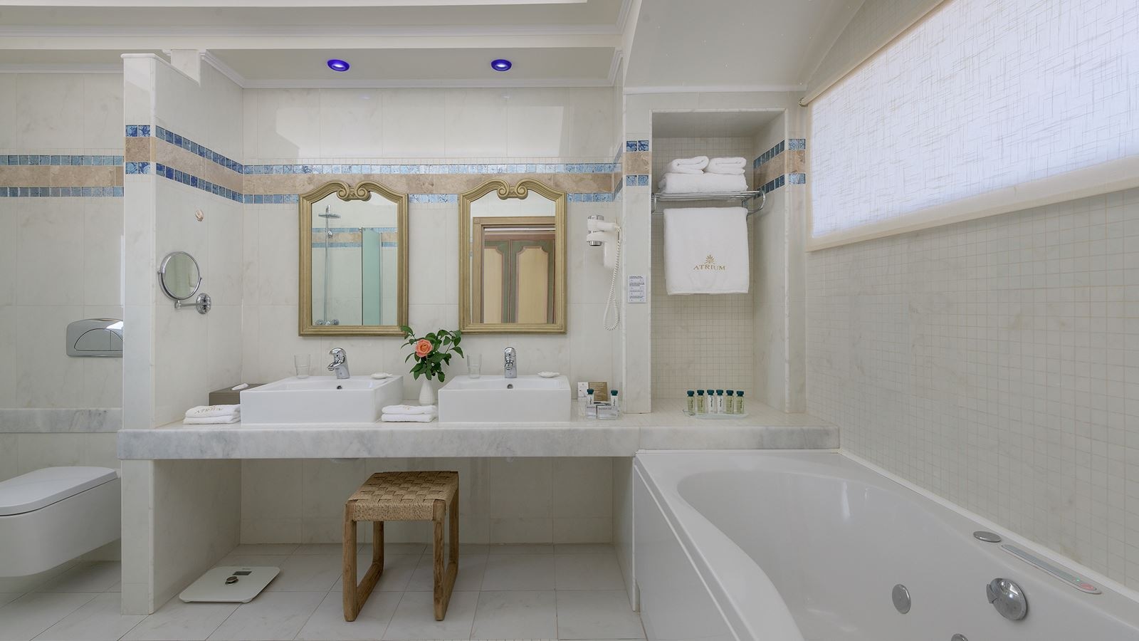 rooms-platinum-beach-room-sv-with-pool--signature-collection