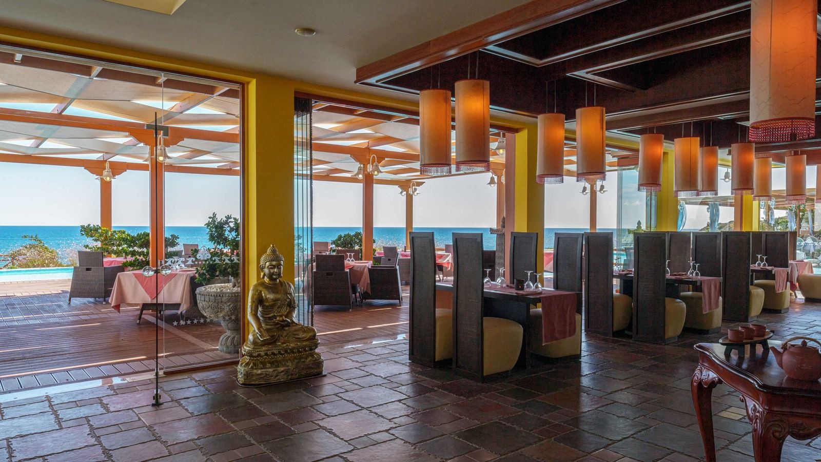 restaurants-asian-beachfront-asian-gourmet-restaurant
