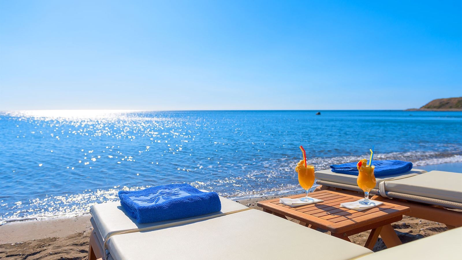 bars-akteon-beach-bar