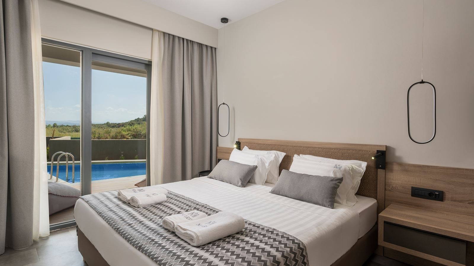 rooms-double-shared-pool