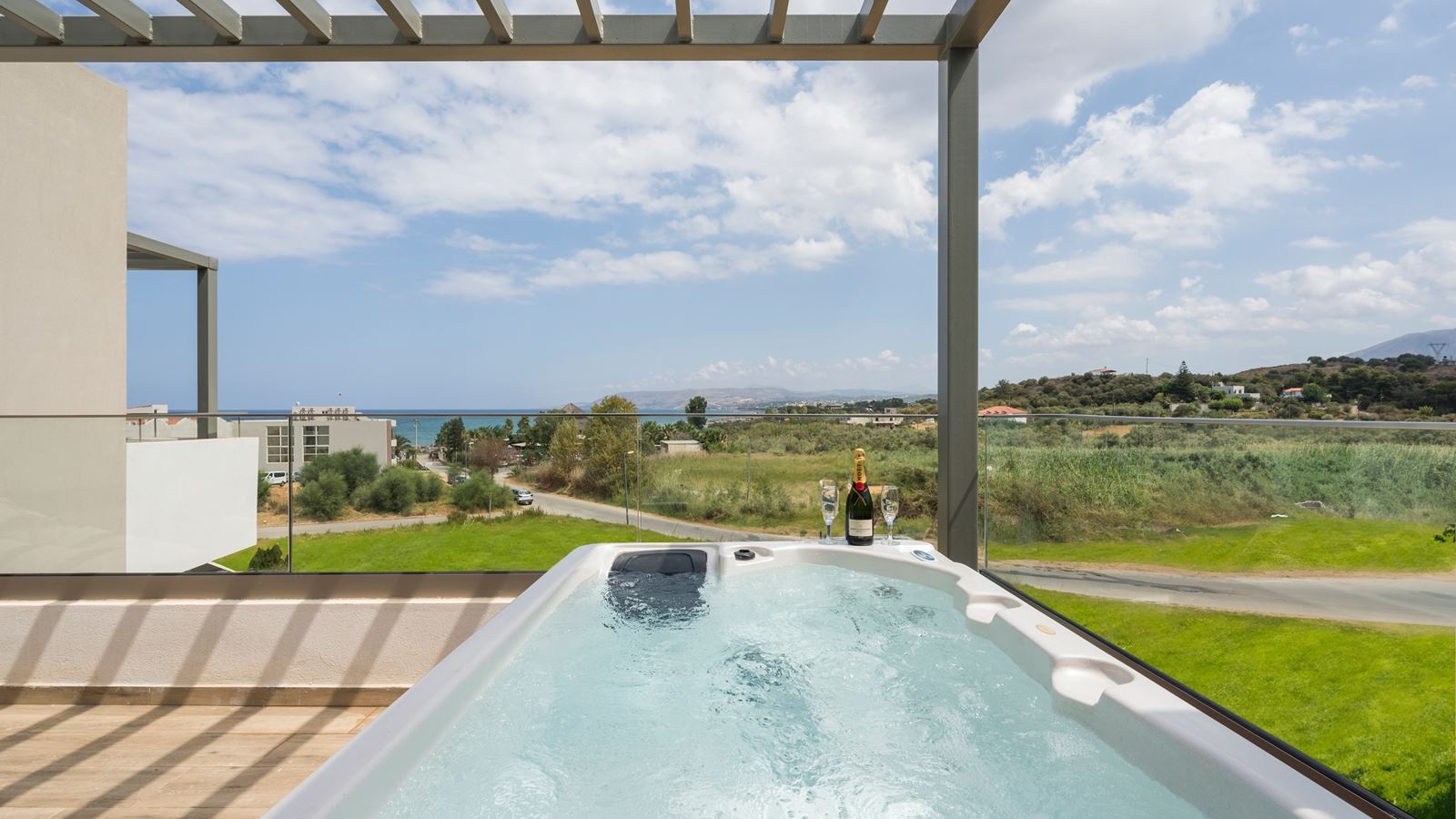 rooms-suite-with-jacuzzi