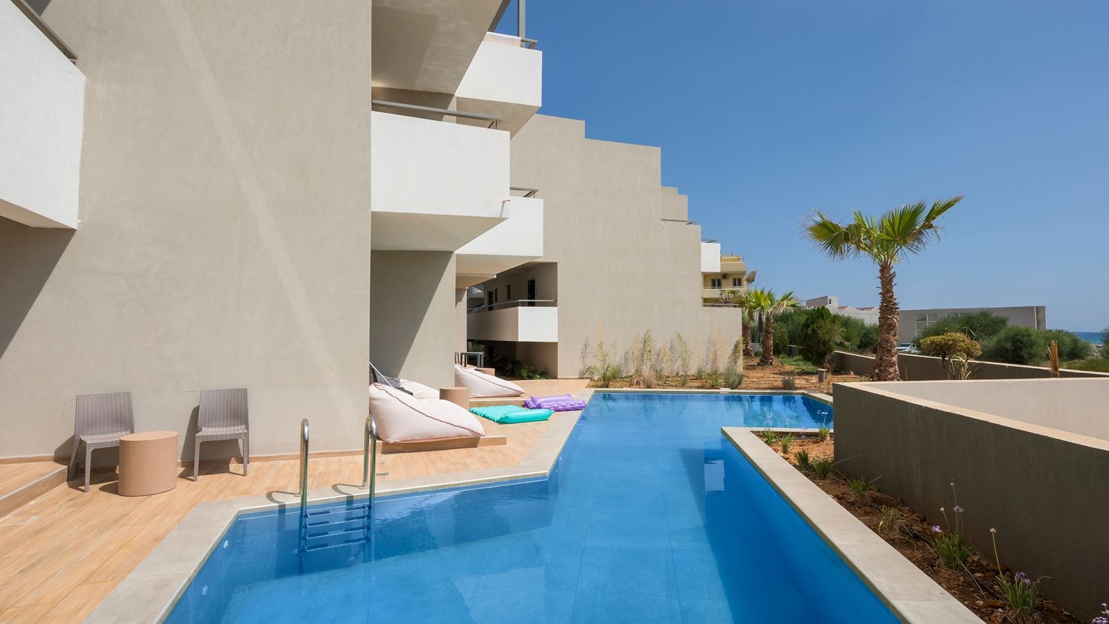 rooms-double-shared-pool