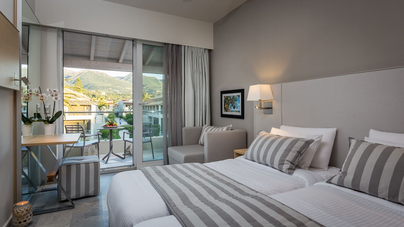 rooms-room-double-land-view