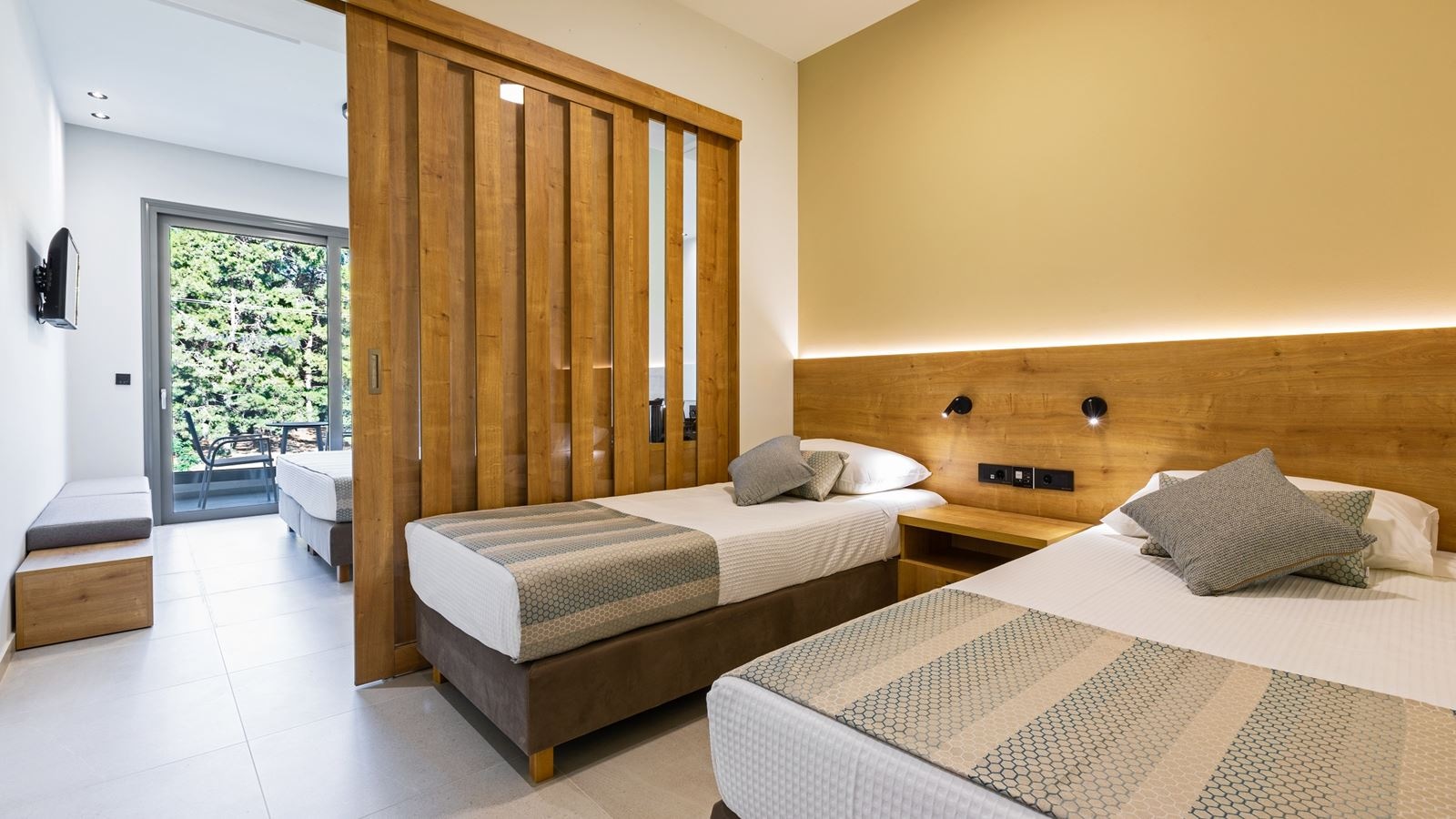 rooms-family-land-view