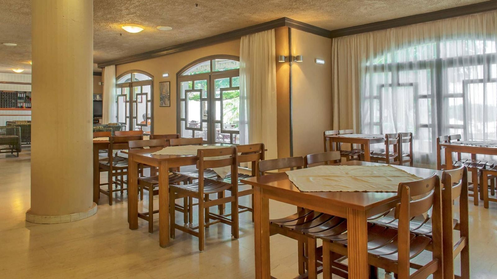 restaurants-main-restaurant