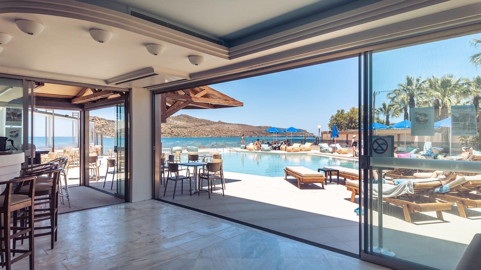 bars-eiland-pool-bar