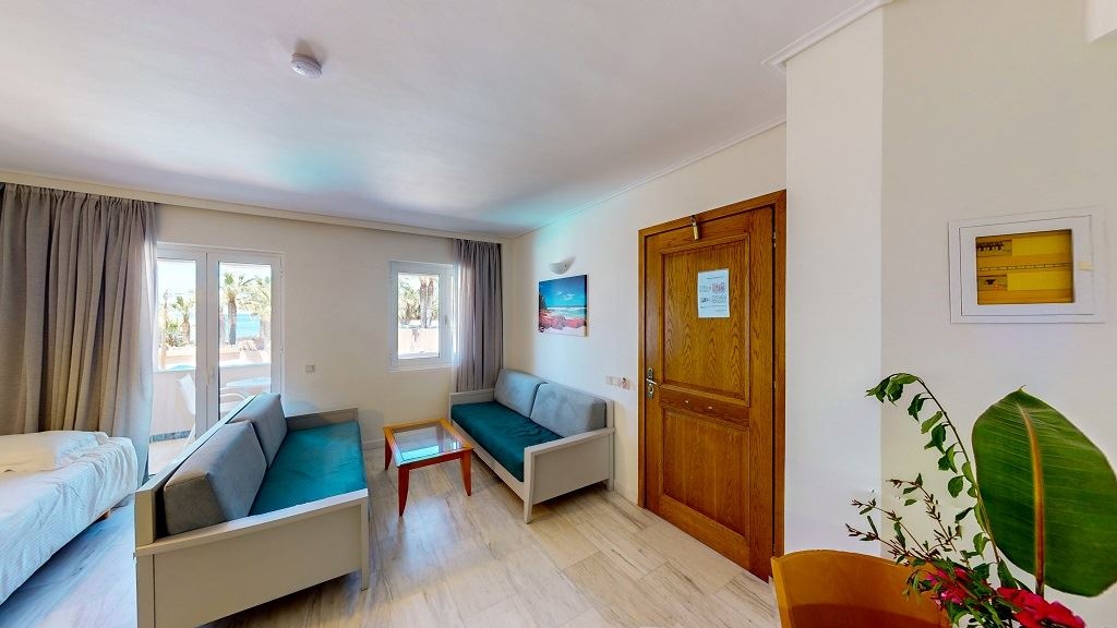 rooms-room-family-balcony-or-terrace