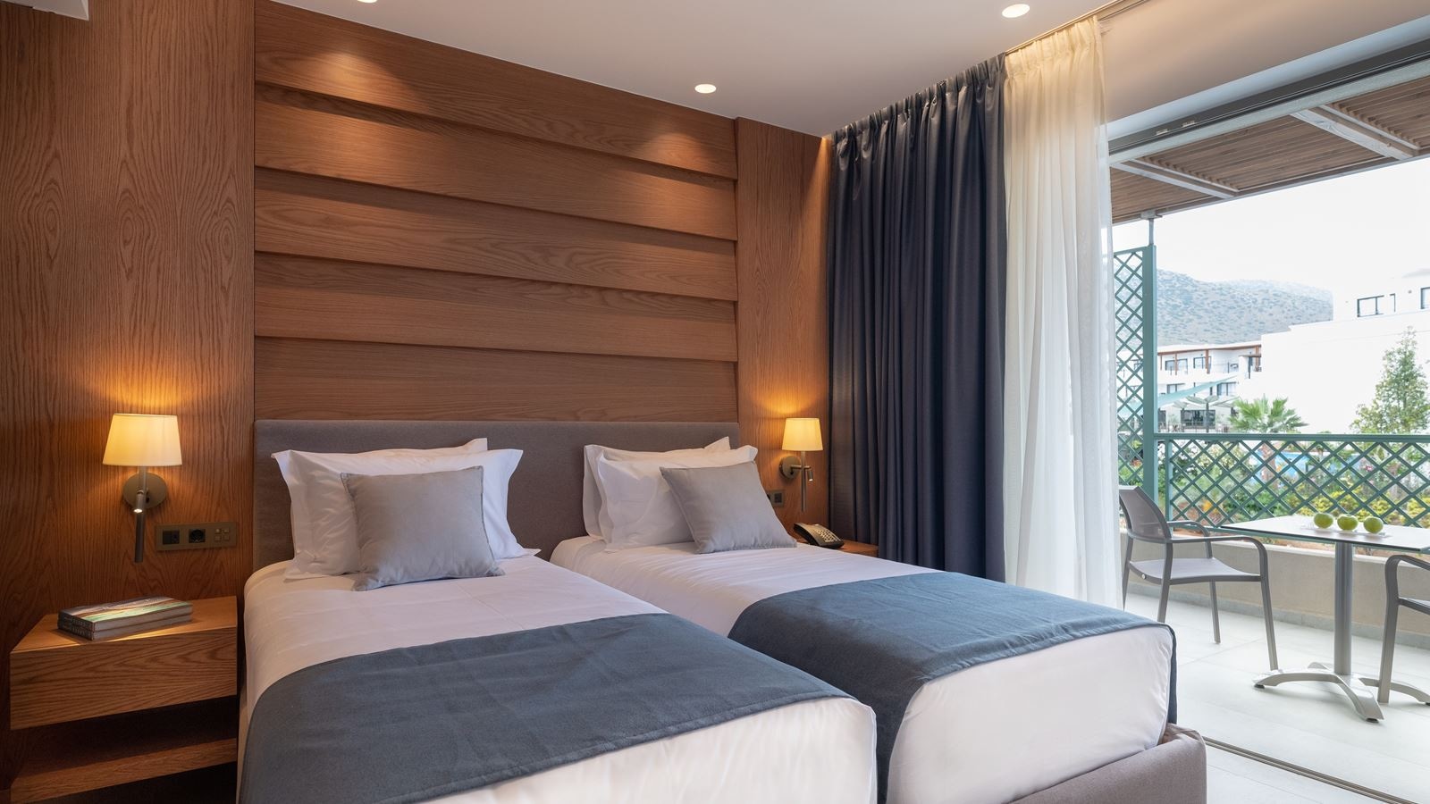 rooms-exclusive-vip-suite-family-2-bedrooms-gardenpool-view