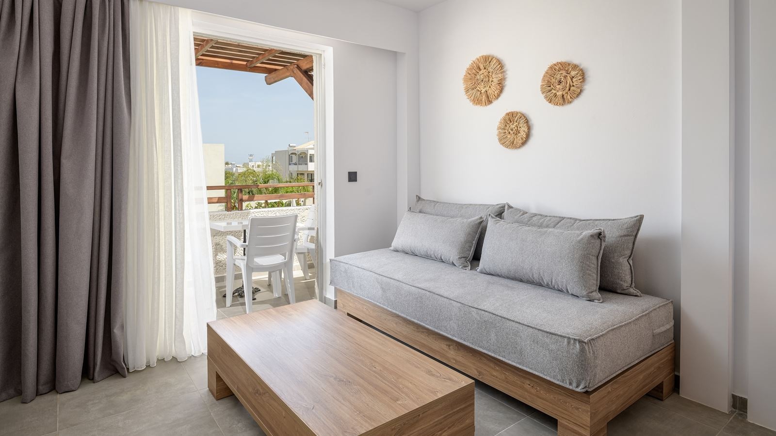 rooms-superior-junior-suite