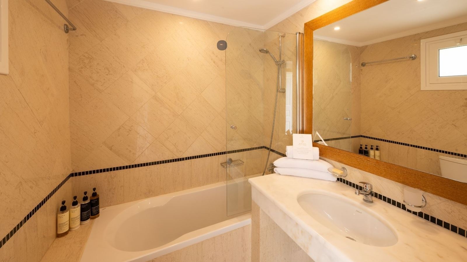 rooms-twin-garden-view