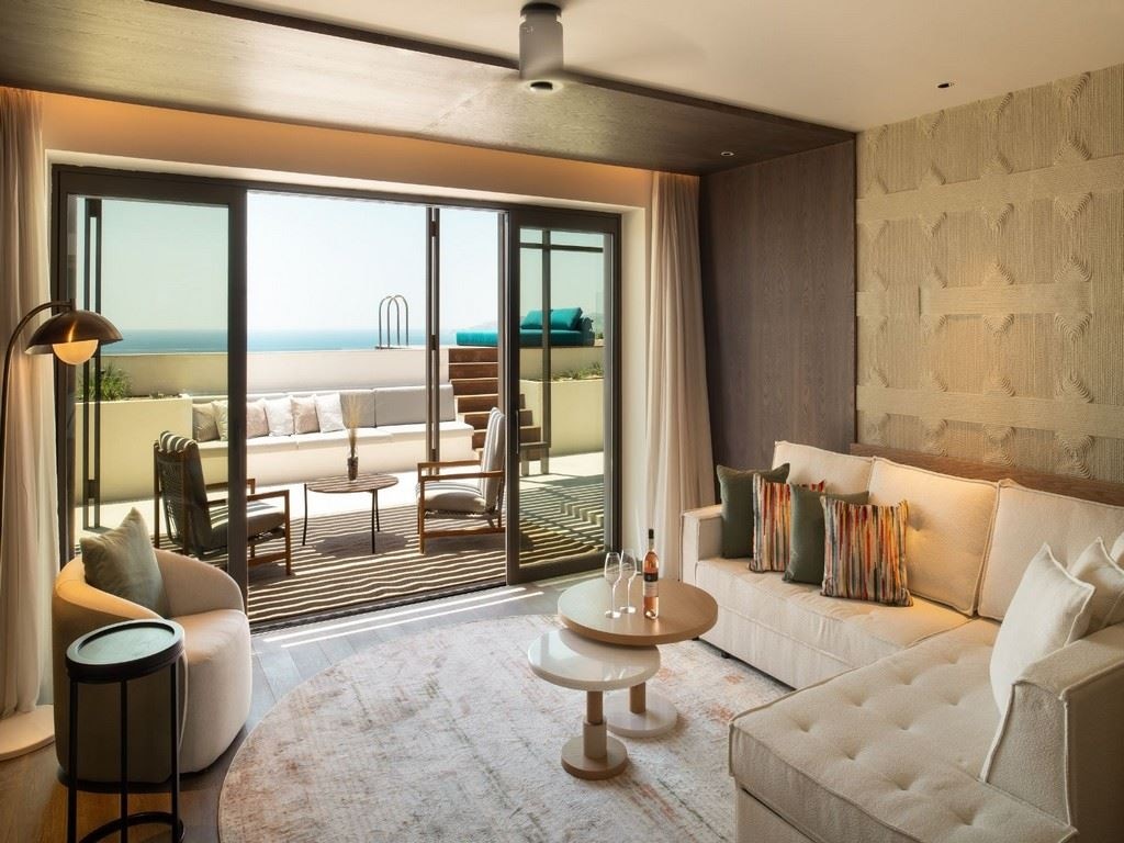 rooms-junior-suites-sea-view-with-private-pool