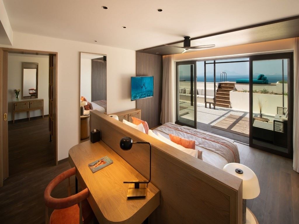 rooms-junior-suites-sea-view-with-private-pool