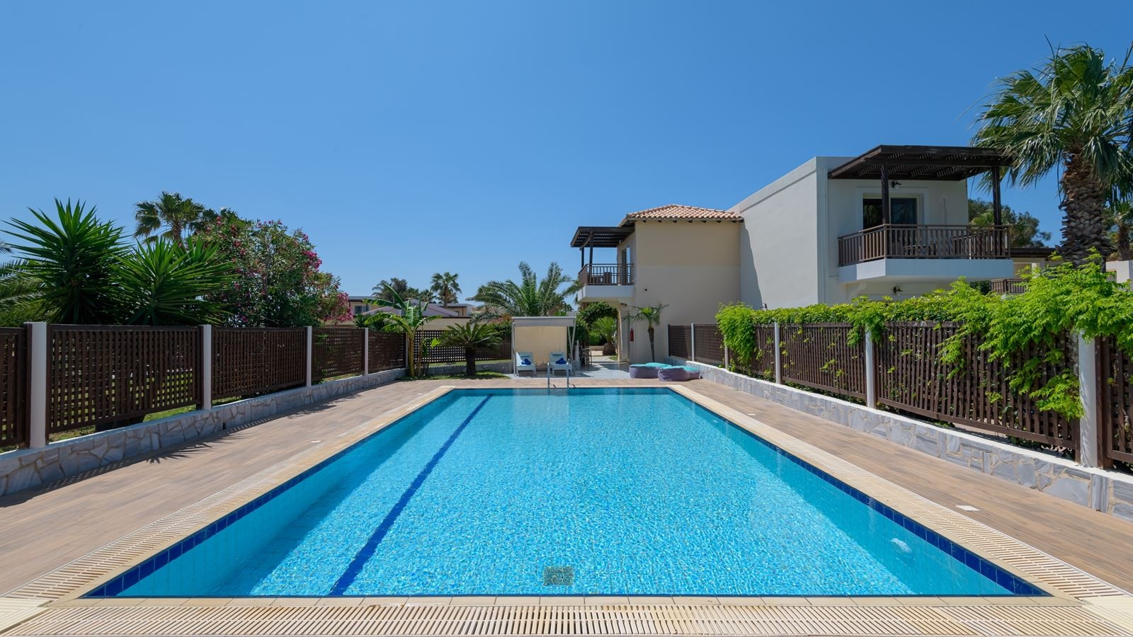 rooms-maisonette-with-private-pool