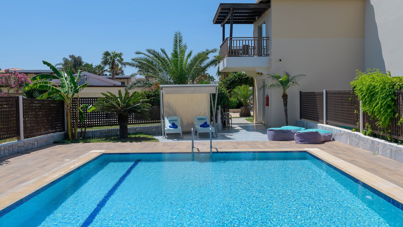 rooms-maisonette-with-private-pool