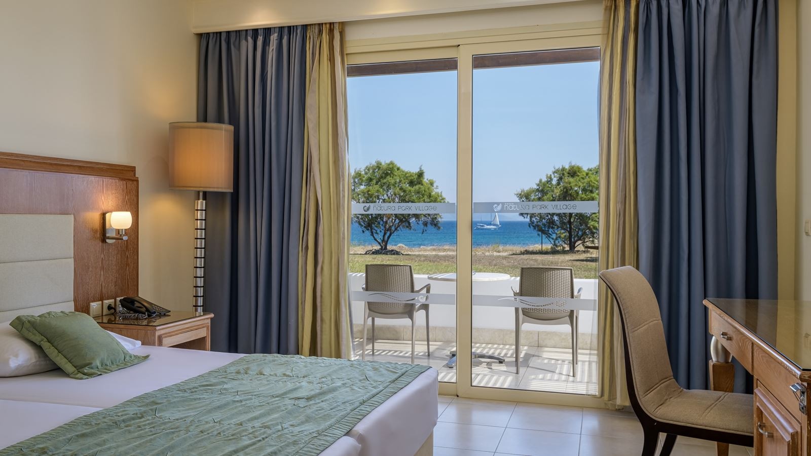 rooms-twin-room-sea-view