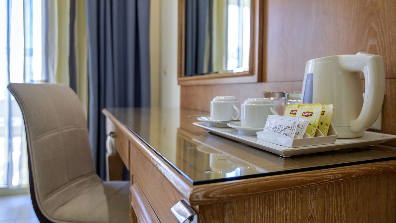 rooms-twin-room-land-view