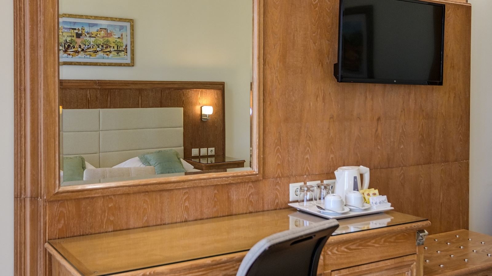 rooms-twin-room-land-view