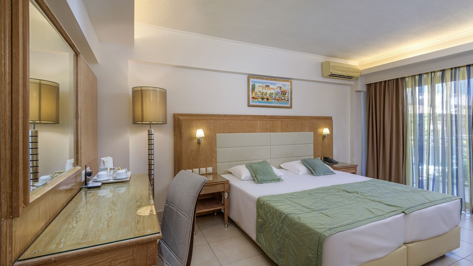 rooms-superior-family-room