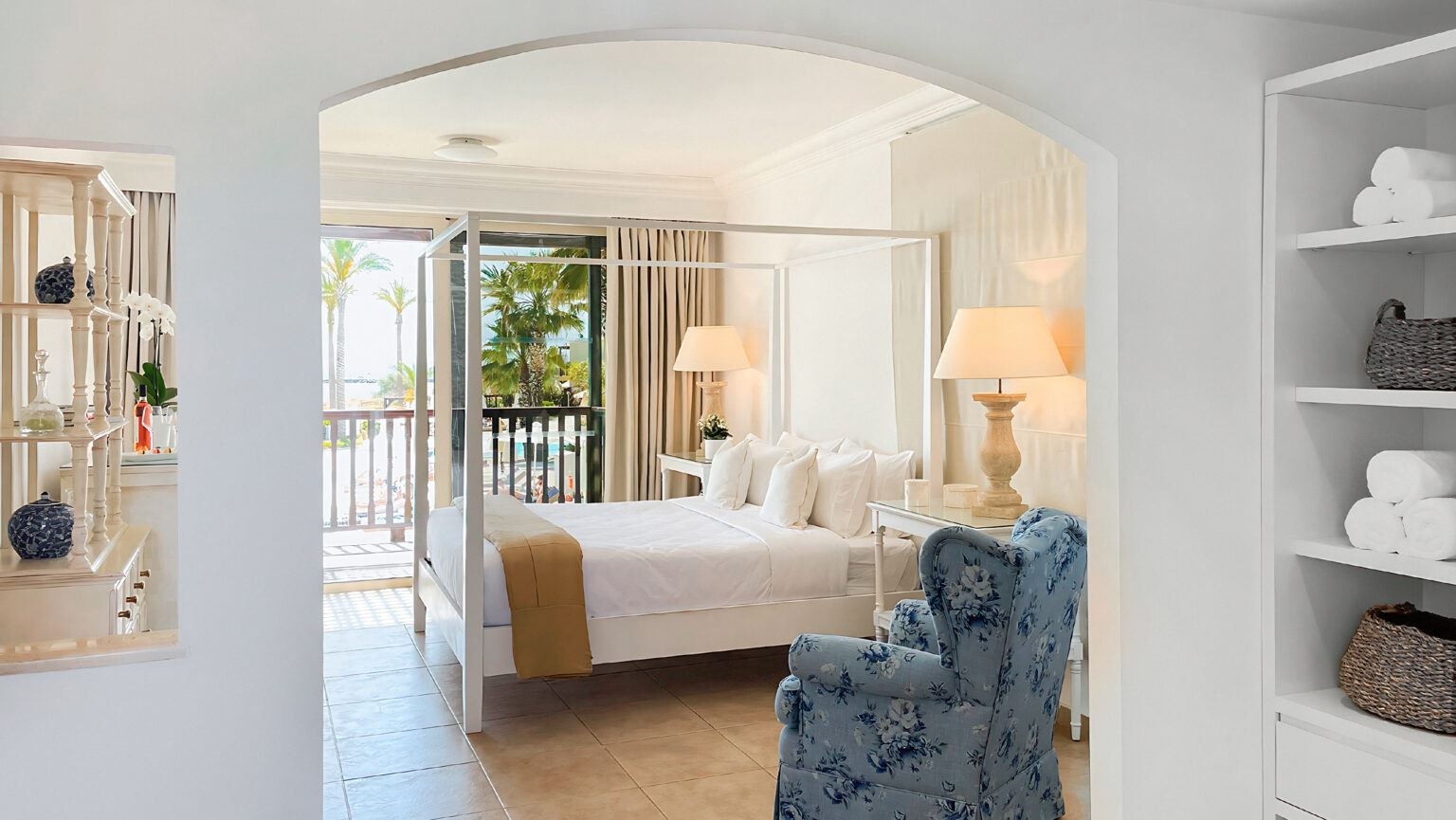 rooms-luxury-family-suite