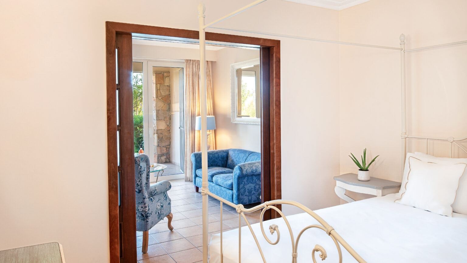 rooms-junior-bungalow-suite