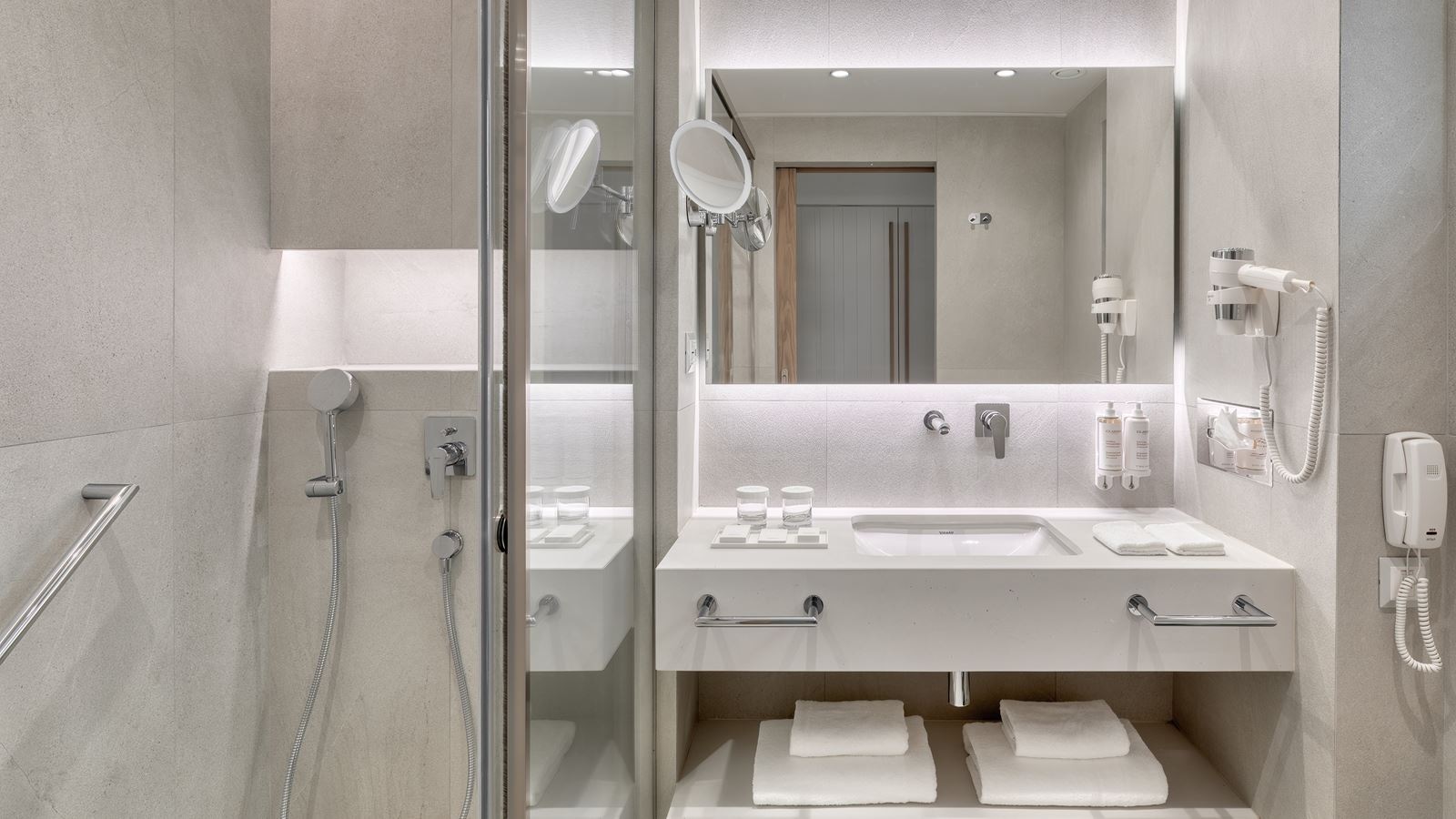 rooms-superior-twin-room-with-balcony-or-terrace