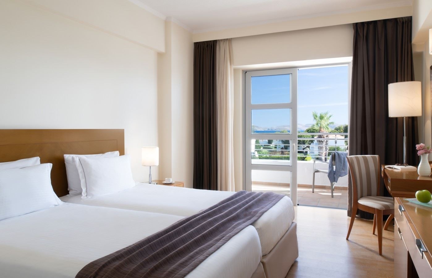 rooms-standard-twin-sea-view-room-with-balcony