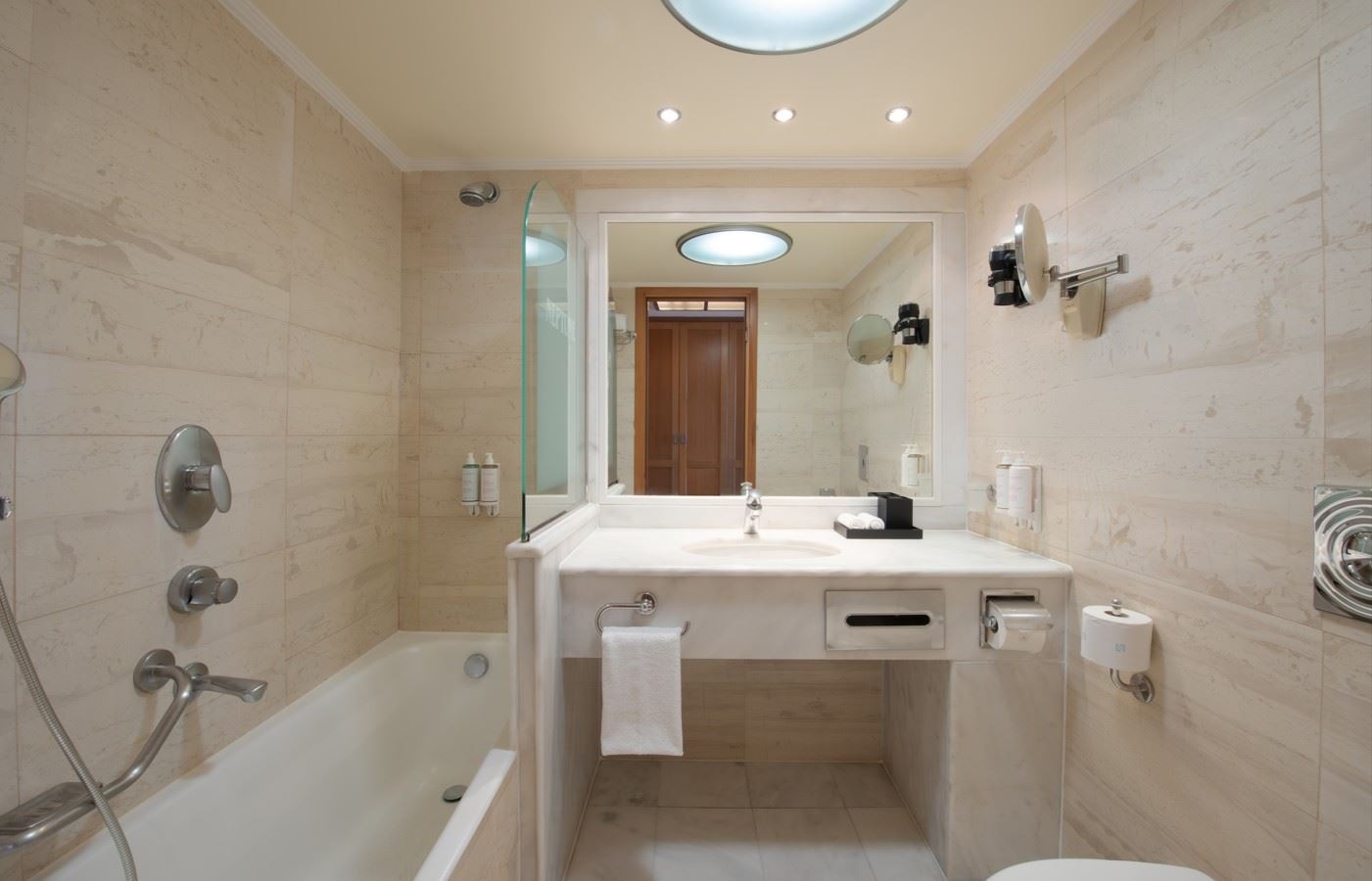 rooms-standard-twin-sea-view-room-with-balcony