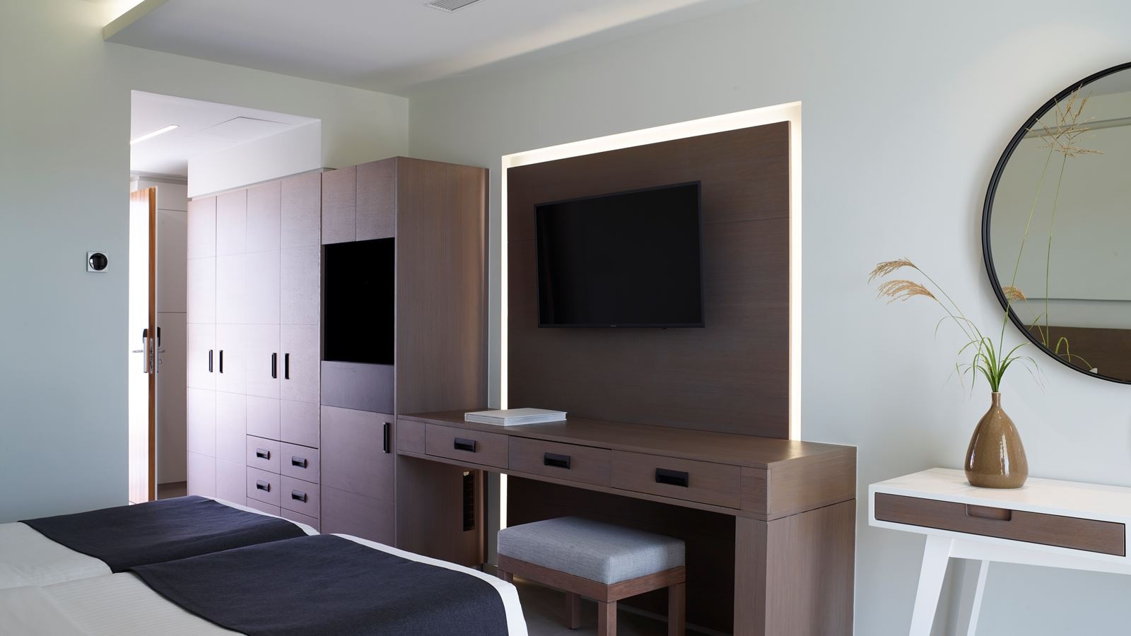 rooms-deluxe-family-room-balcony-or-terrace