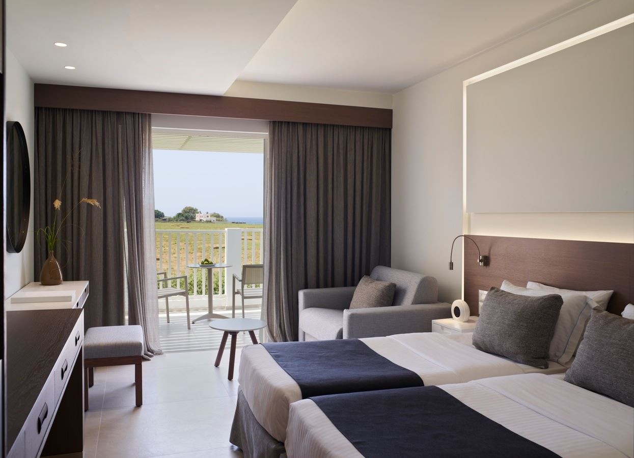 rooms-deluxe-family-room-balcony-or-terrace