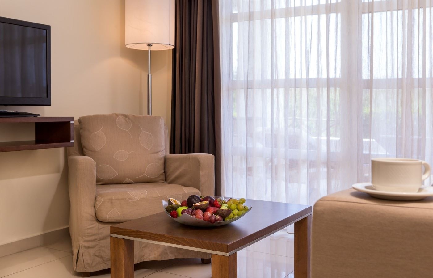 rooms-superior-apartment-1-bedroom-balcony-or-terrace