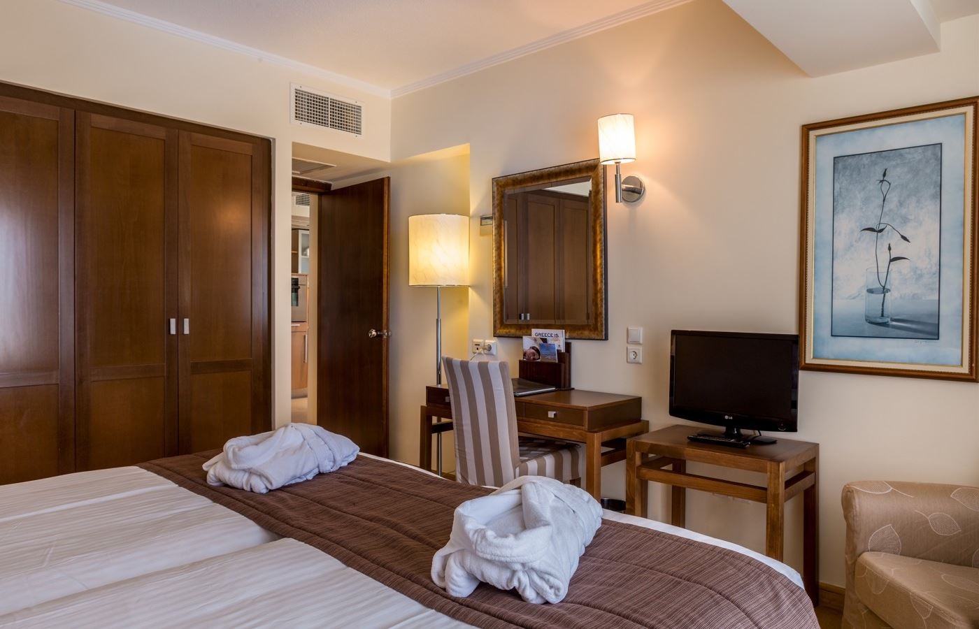 rooms-superior-apartment-1-bedroom-1st-row-seafront-balcony-or-terrace