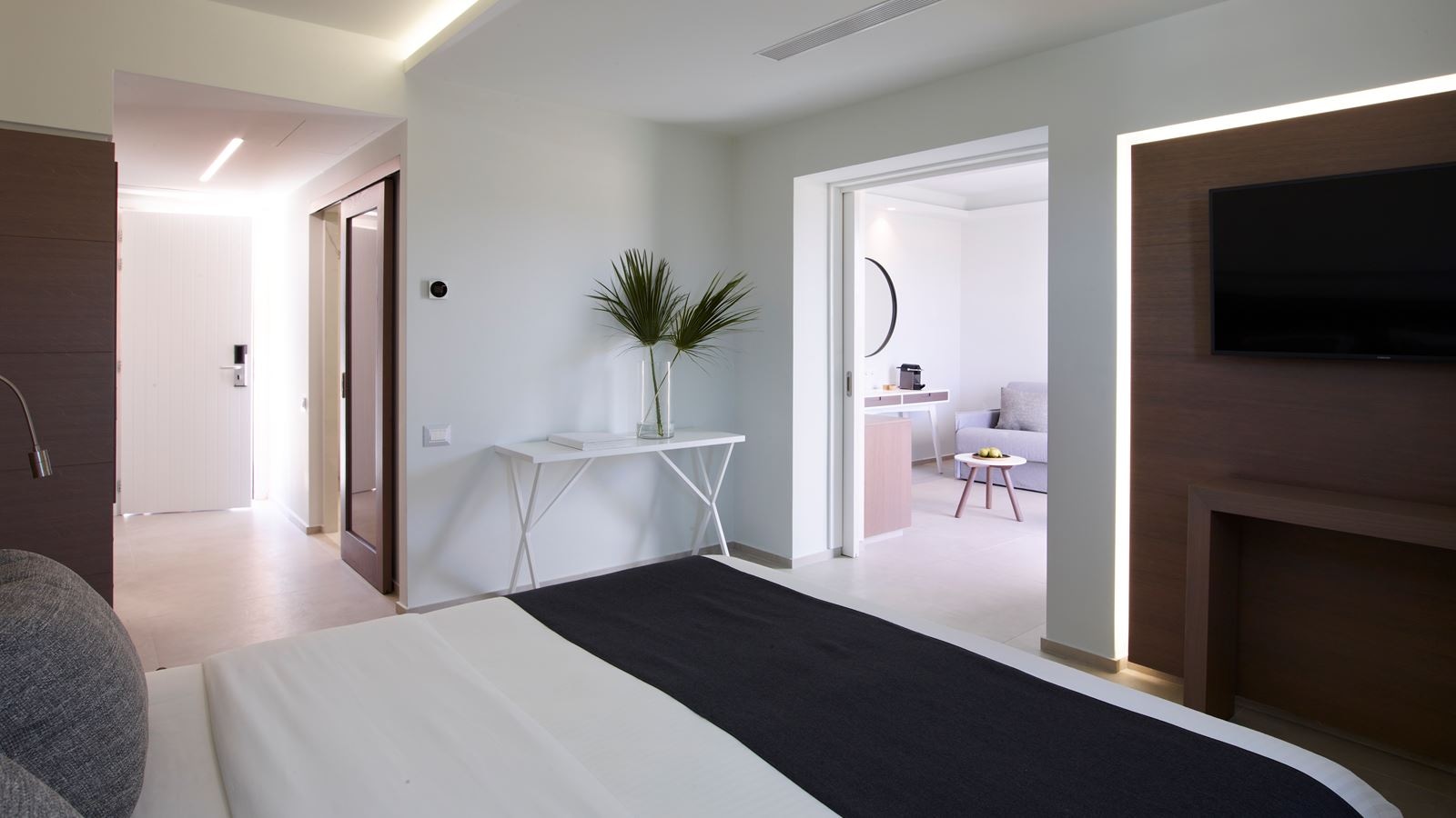 rooms-family-suite-with-balcony