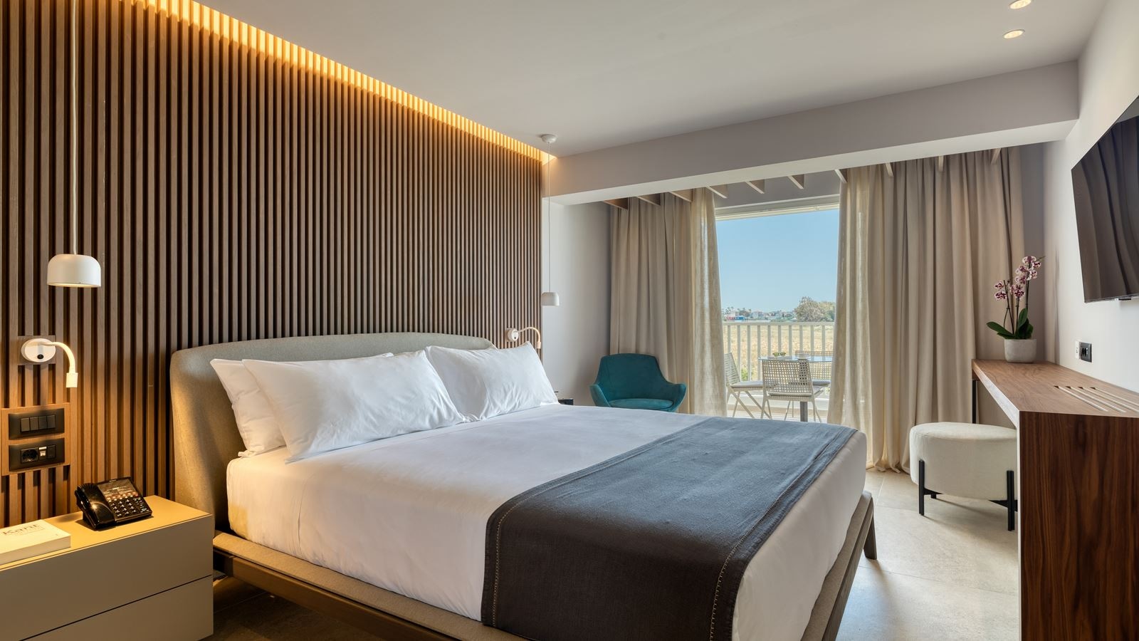 rooms-executive-suite-with-balcony-or-terrace