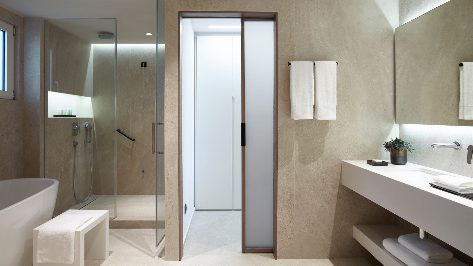 rooms-luxury-suite-2-bedrooms-seaview-balcony-or-terrace