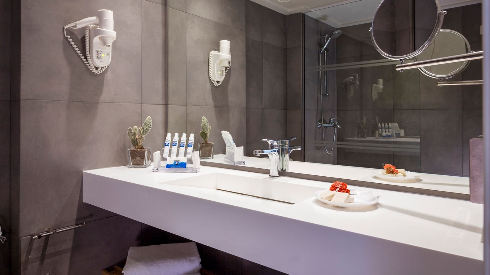 rooms-double-main-building-bay-view