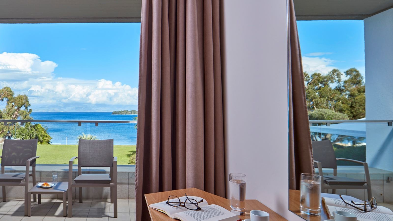 rooms-double-main-building-or-bungalow-sea-view