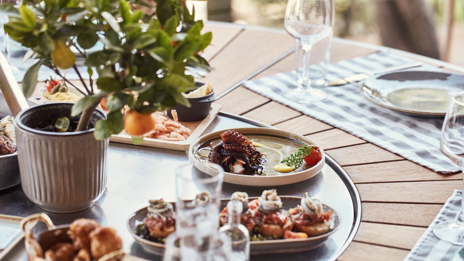 restaurants-parea-by-the-beach