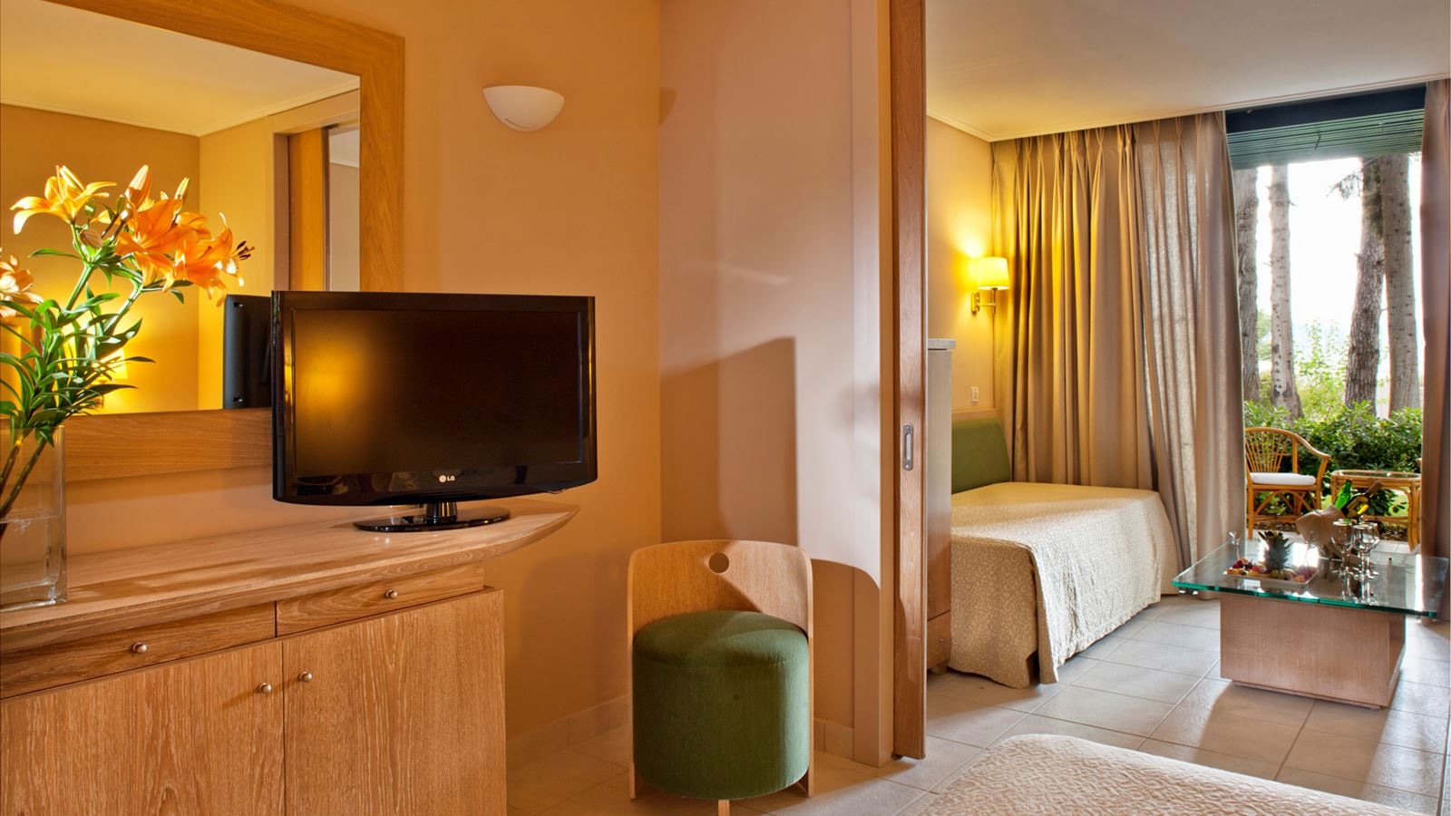 rooms-family-room-garden-view-main-building-or-bungalow