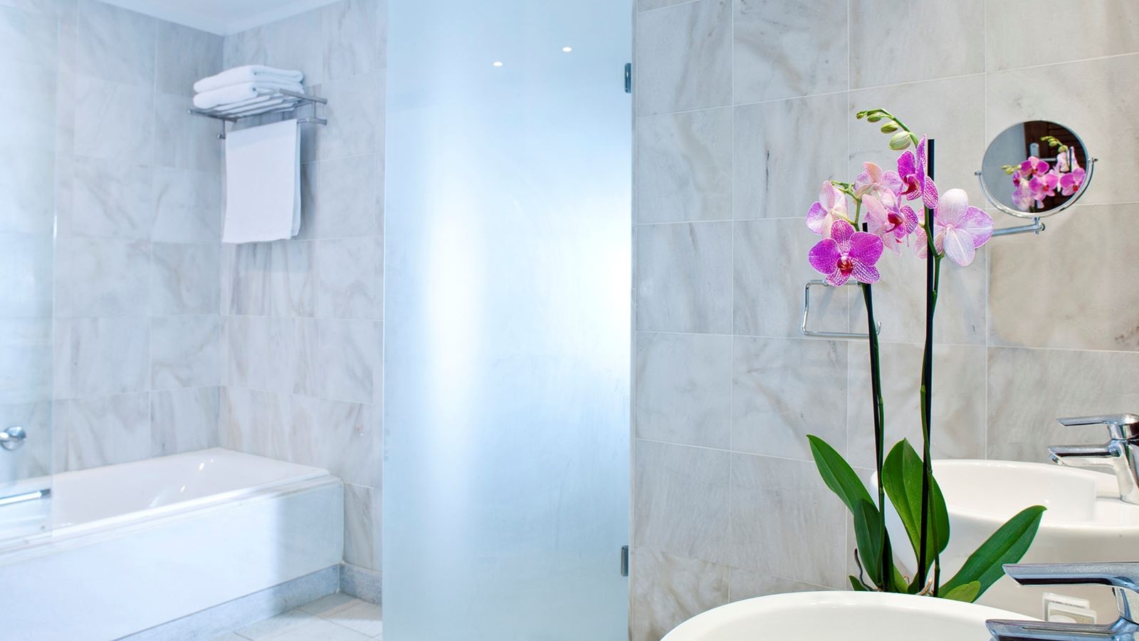 rooms-executive-1-bedroom-suite-bungalow-sea-front-with-private-pool