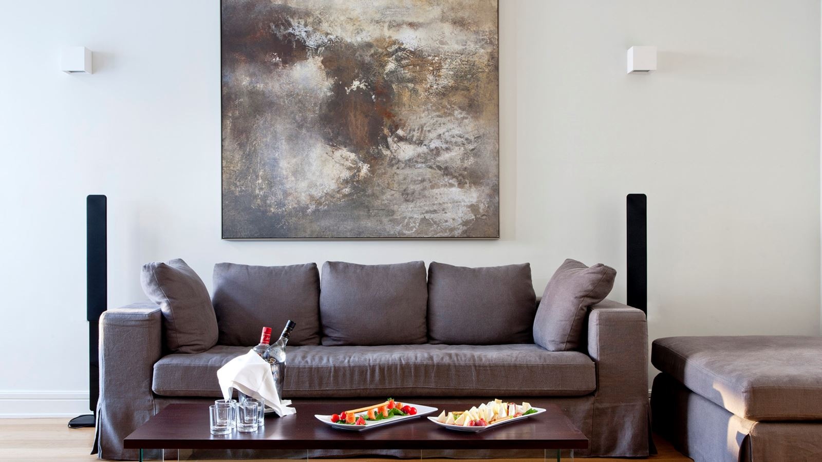 rooms-presidential-2-bedroom-suite-sea-view-with-private-pool-main-building