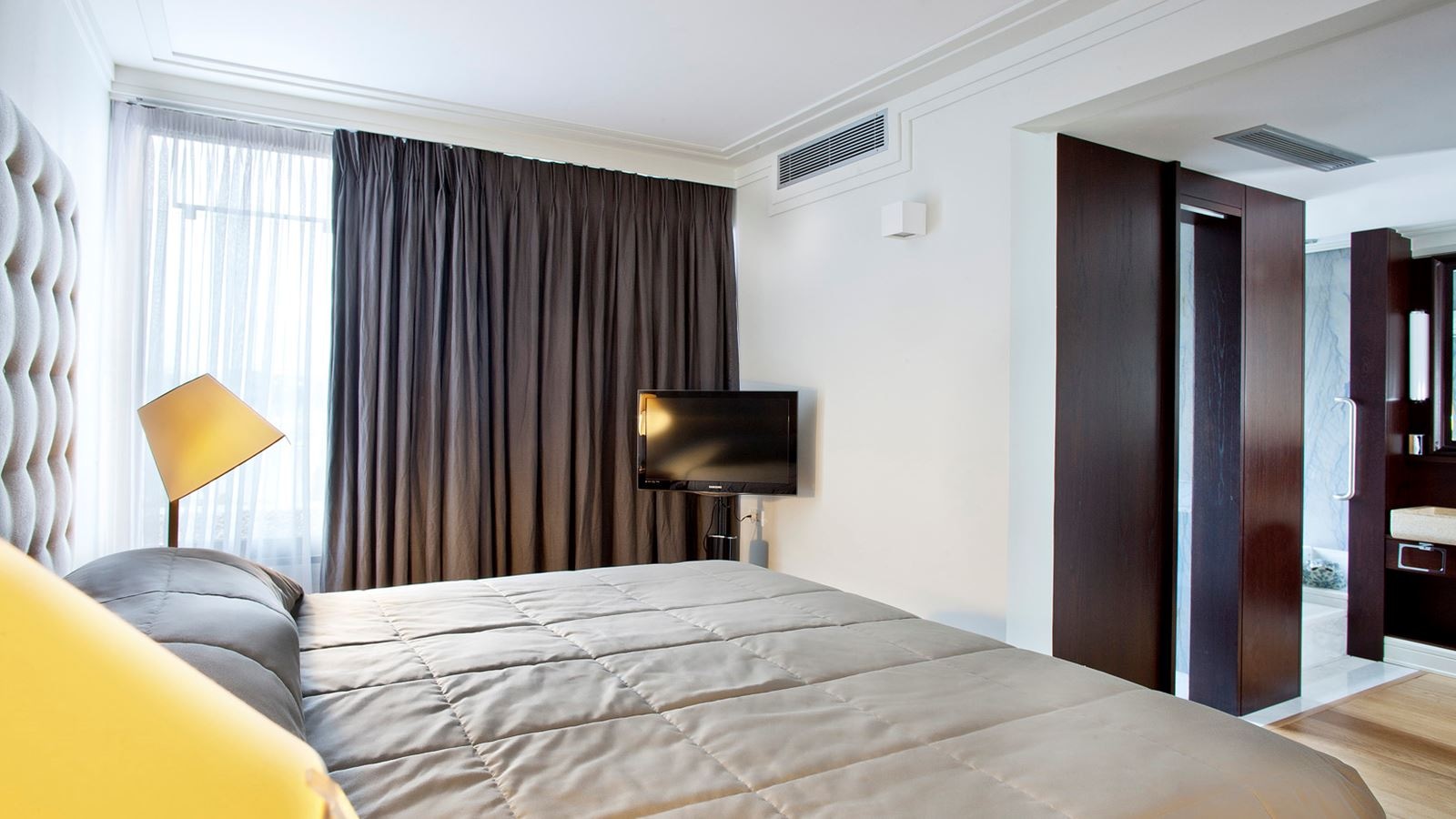 rooms-presidential-2-bedroom-suite-sea-view-with-private-pool-main-building