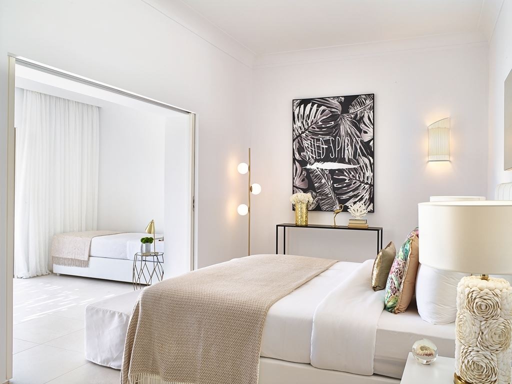 rooms-lux-me-bungalow-poolside