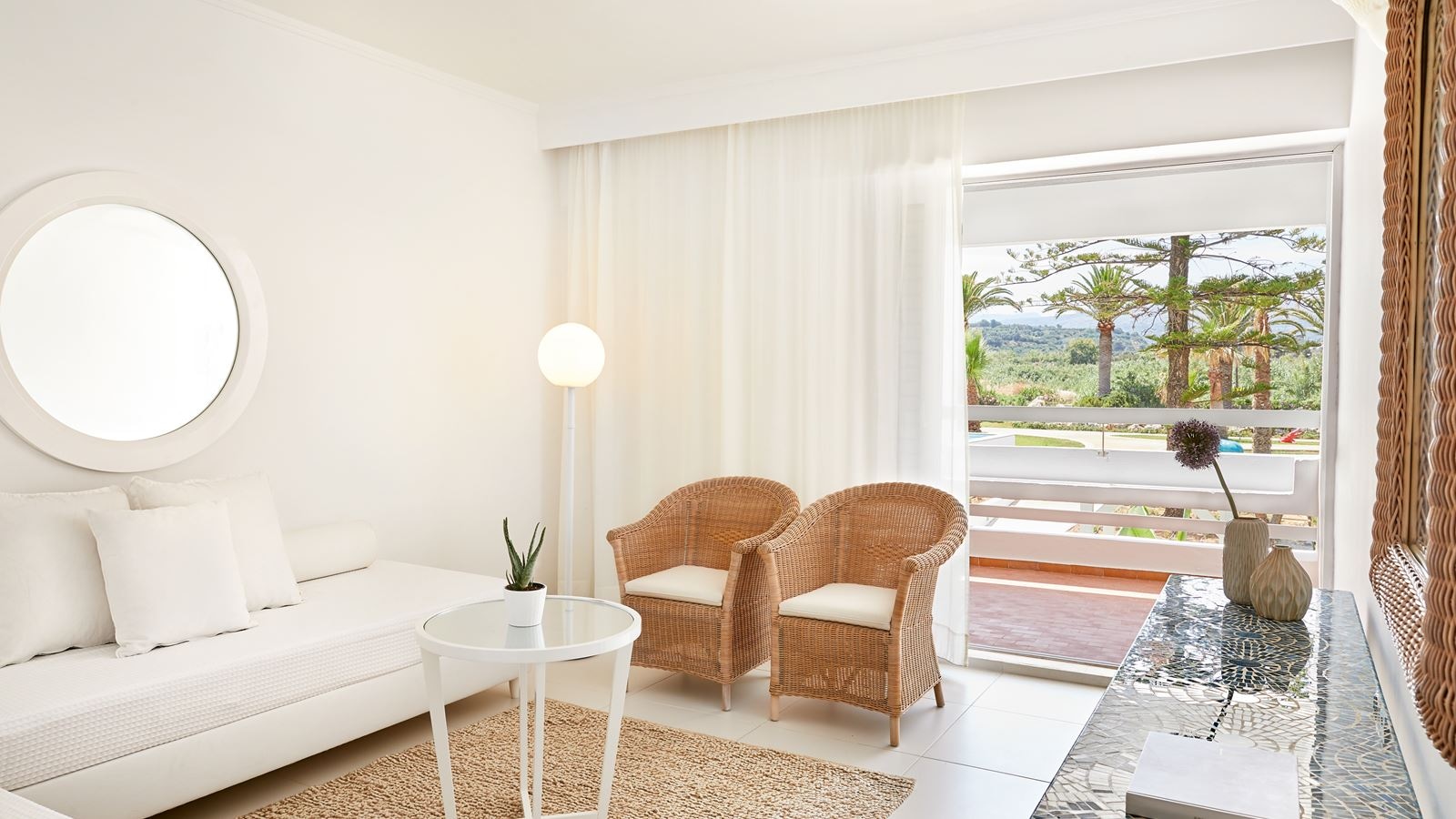 rooms-family-apartment